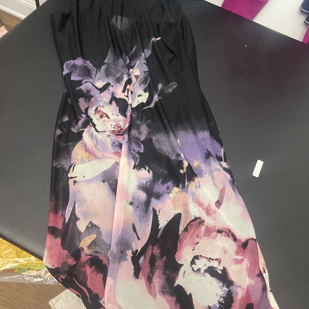 Venus NWOT 8 Floral Dress